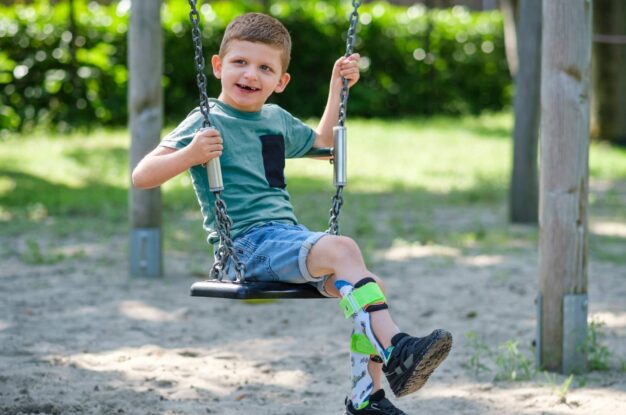 kind-op-schommel kind-op-schommel